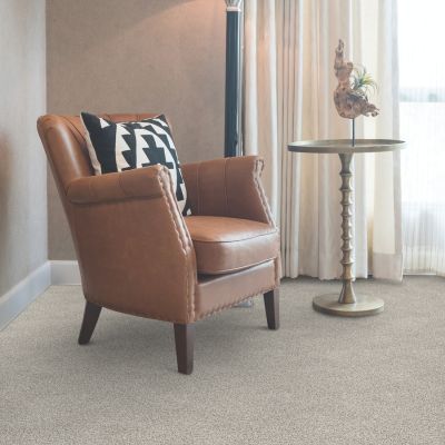 beige carpets in a cozy Fort Walton Beach living room